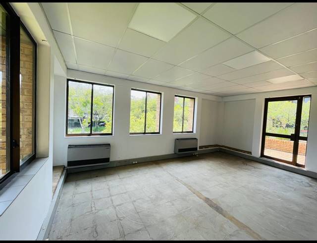 197M² OFFICE TO LET IN VORNA VALLEY